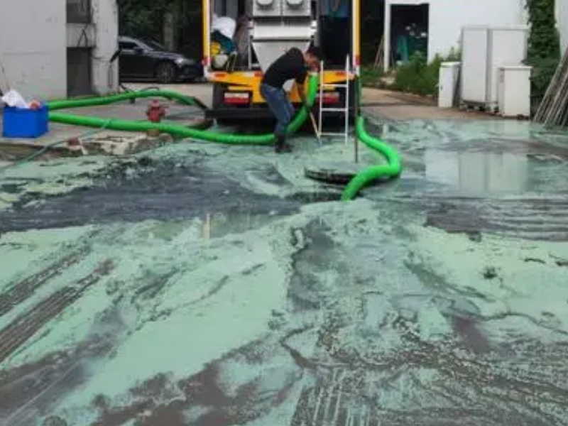 和平区西康路换水龙头 打过墙眼 换上下水 疏通马桶